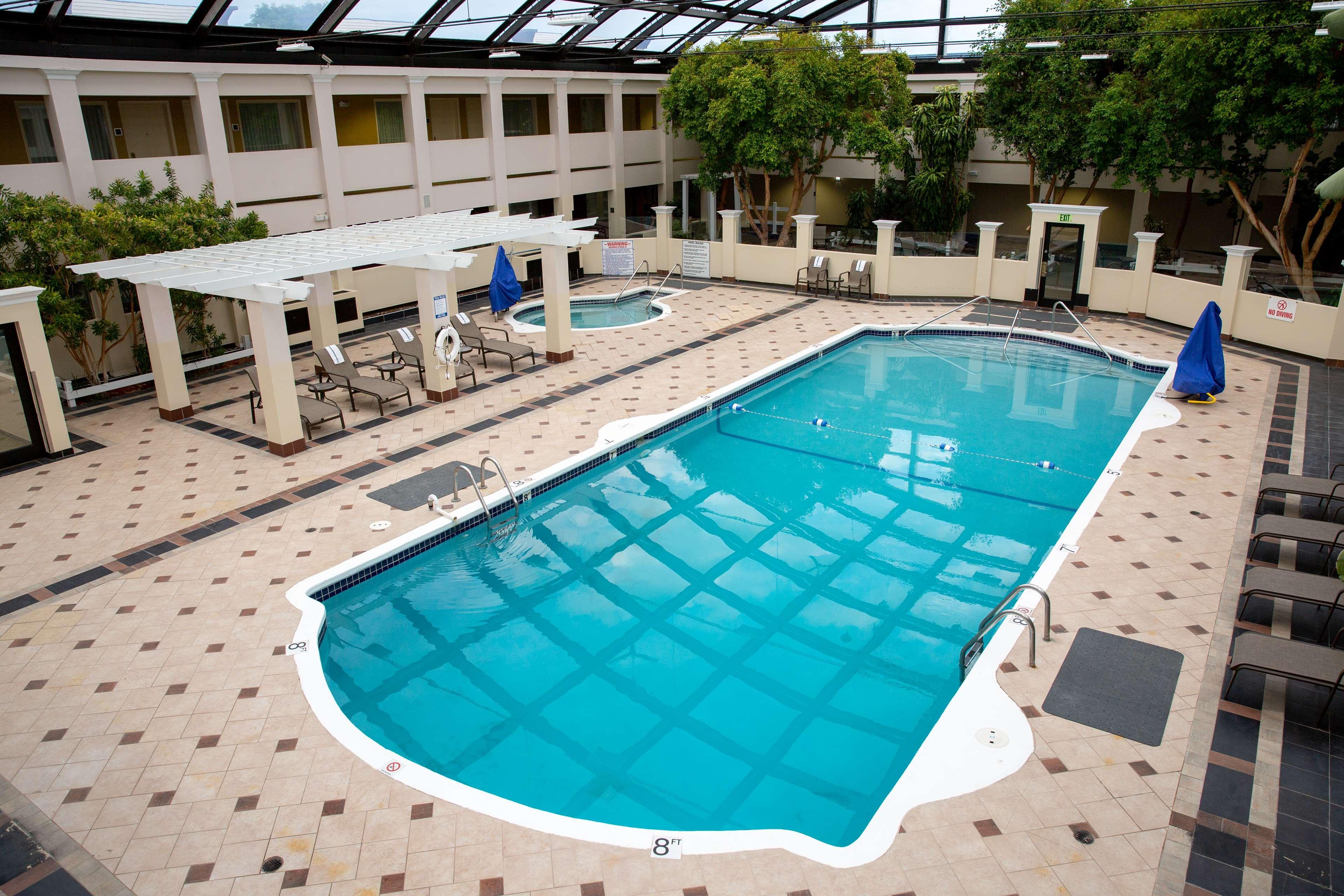 Best Western Plus Milwaukee Airport Hotel & Conference Center Екстериор снимка