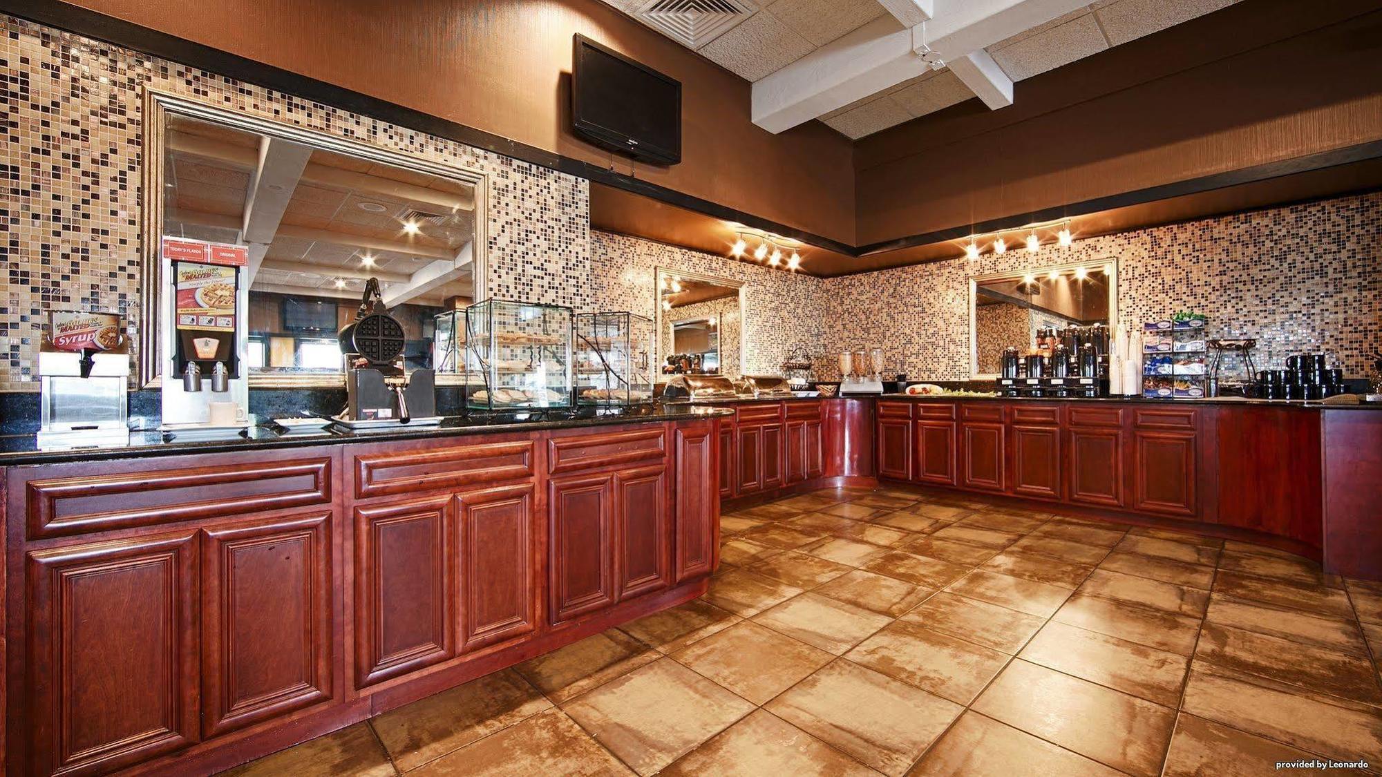 Best Western Plus Milwaukee Airport Hotel & Conference Center Екстериор снимка