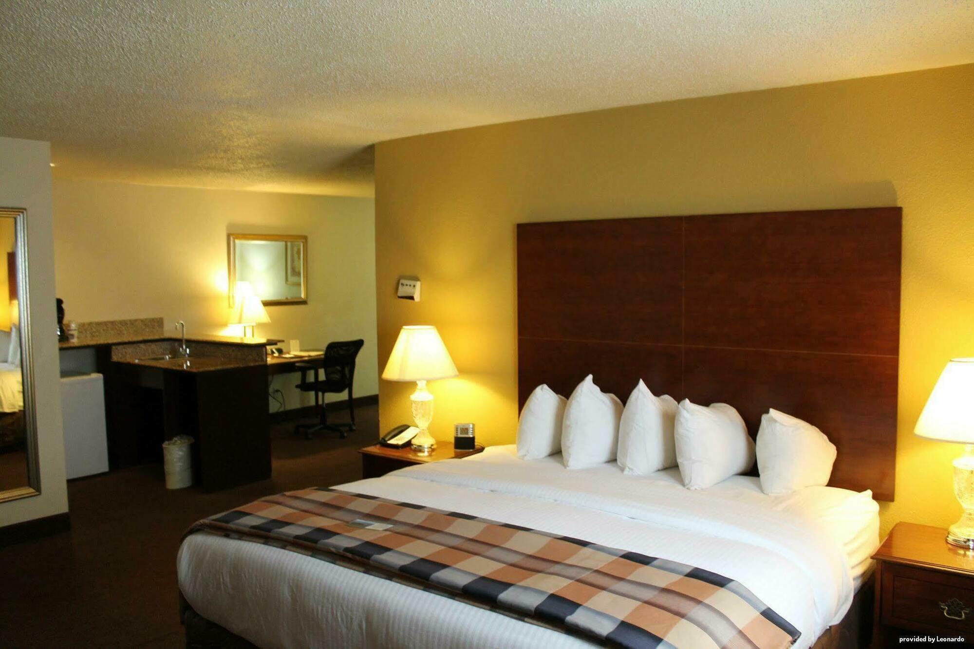 Best Western Plus Milwaukee Airport Hotel & Conference Center Екстериор снимка